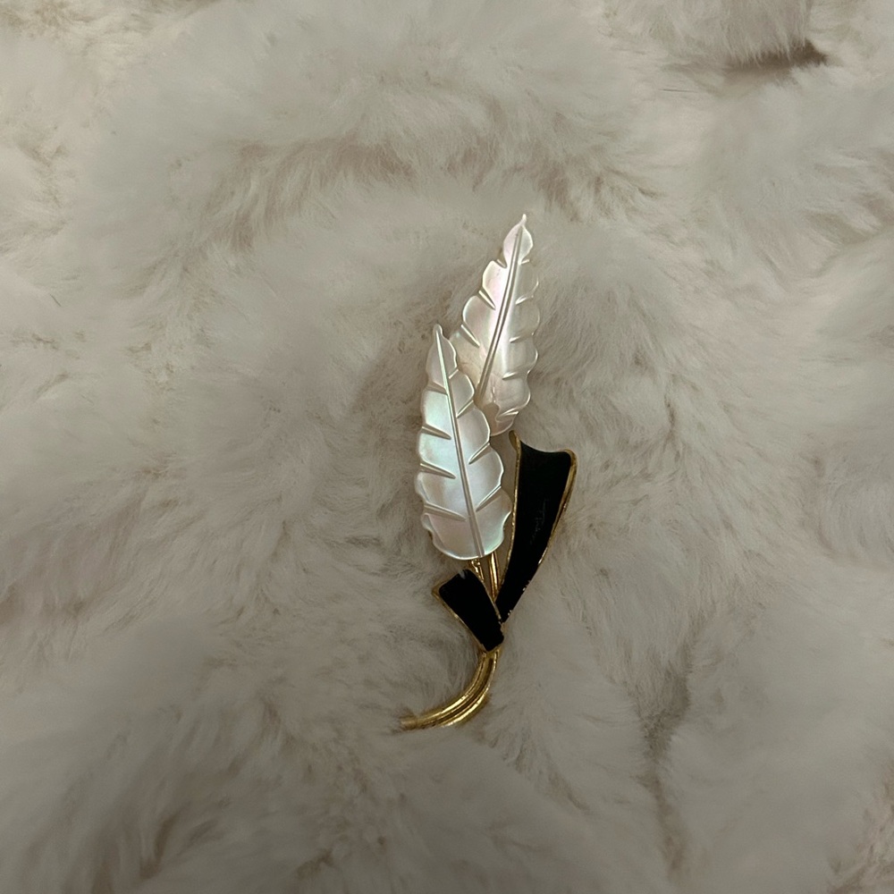 Vintage Gold and Black Leaf Brooch